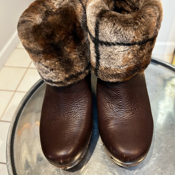 UGG boot - Picture 3 of 6